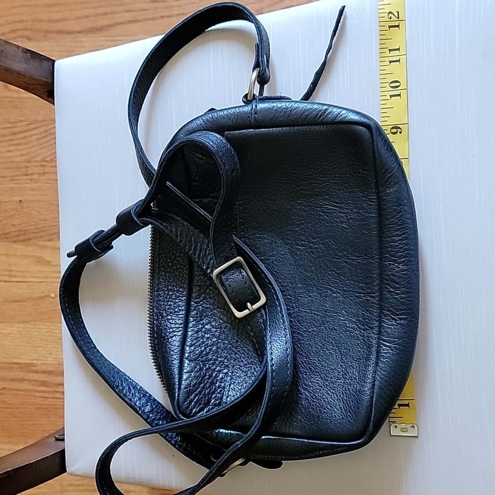 Portland Leather Crossbody Bag - Picture 13 of 13